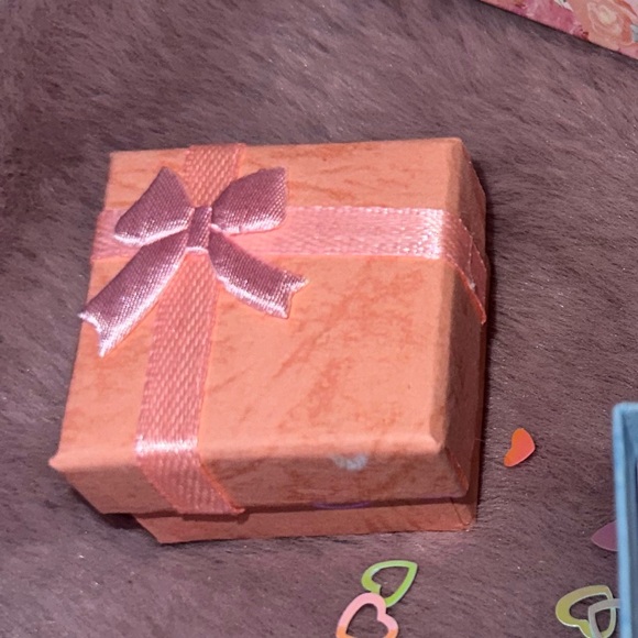 Mother’s Day Gift Necklace- Heart Shaped Pendent and Butterfly Gift Box - Picture 7 of 10